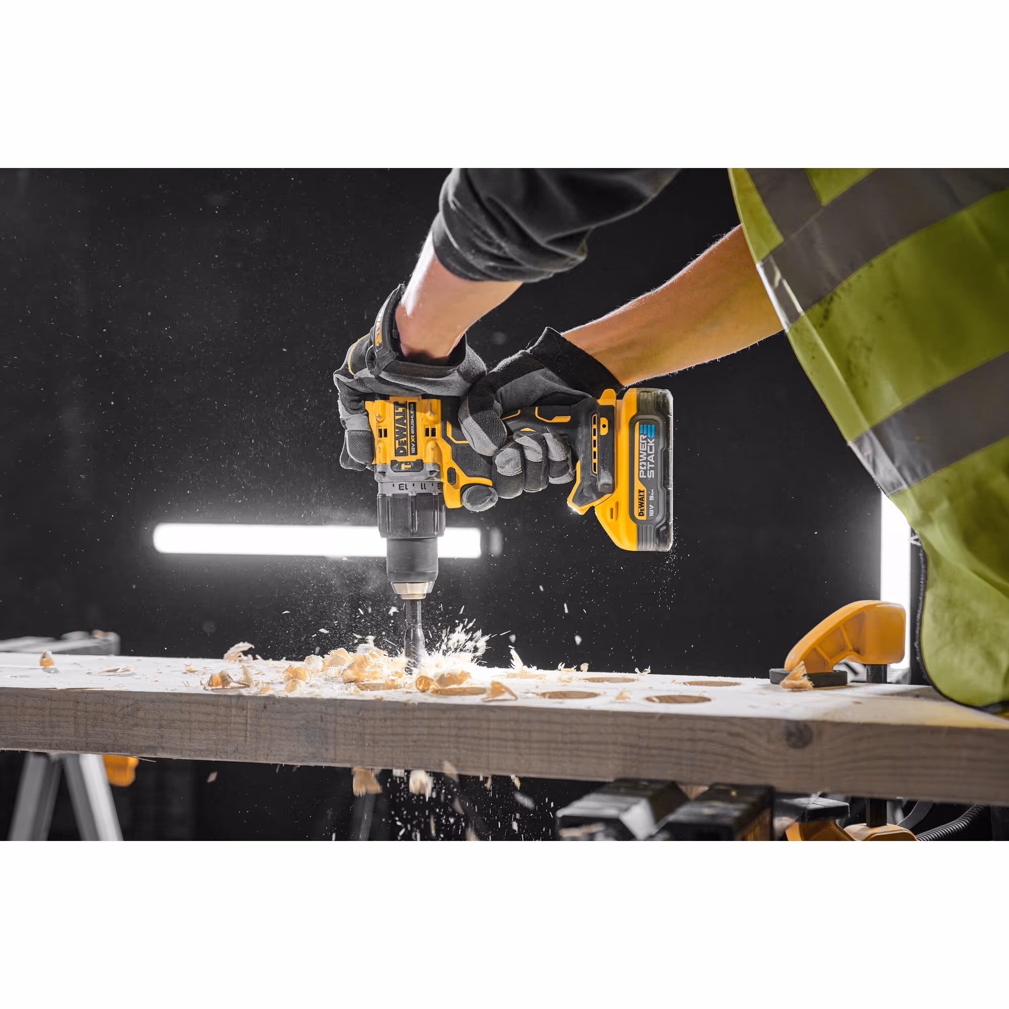 Perceuse visseuse percussion Compacte XR 18V 5Ah Li-ion Brushless POWERSTACK