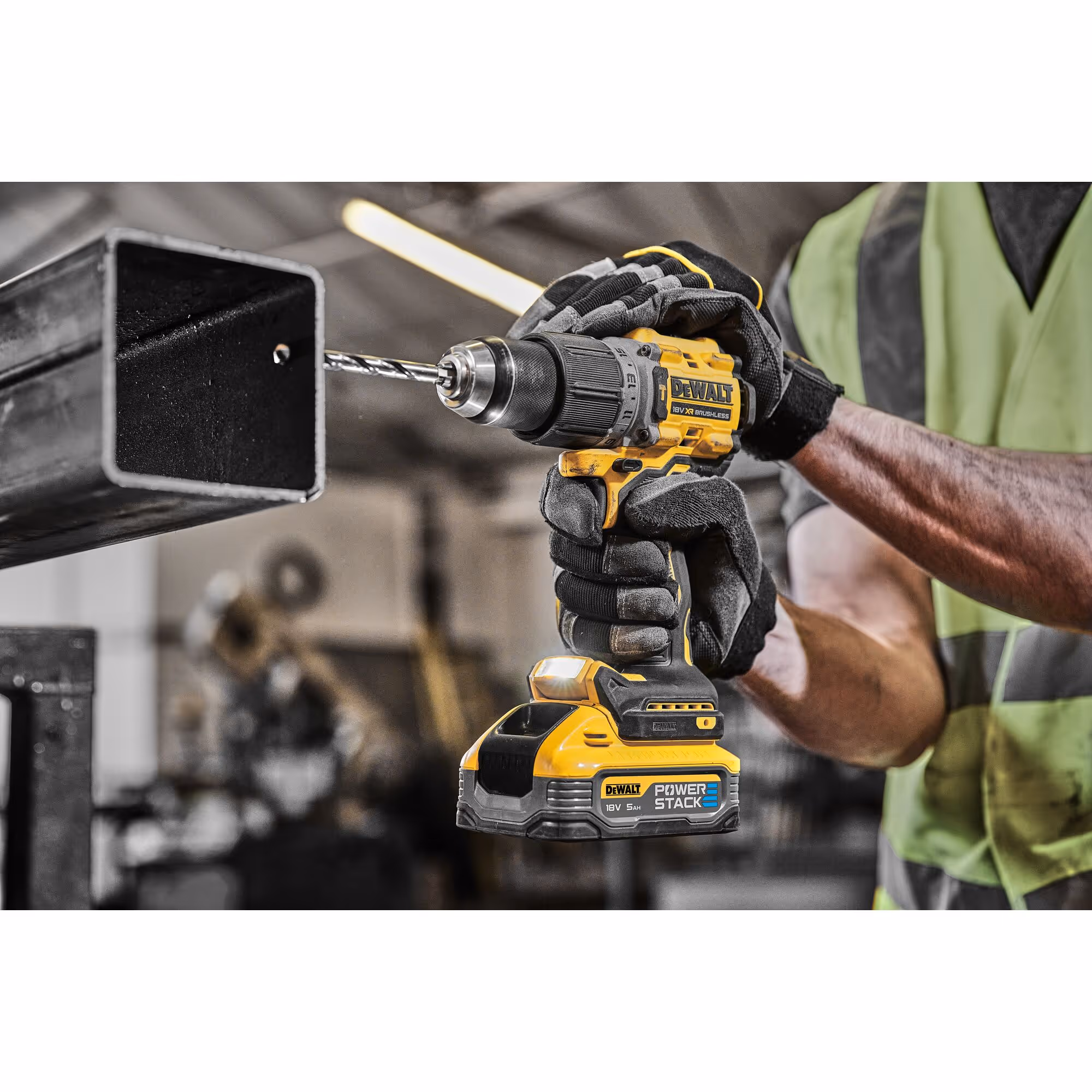 Perceuse visseuse percussion Compacte XR 18V 5Ah Li-ion Brushless POWERSTACK