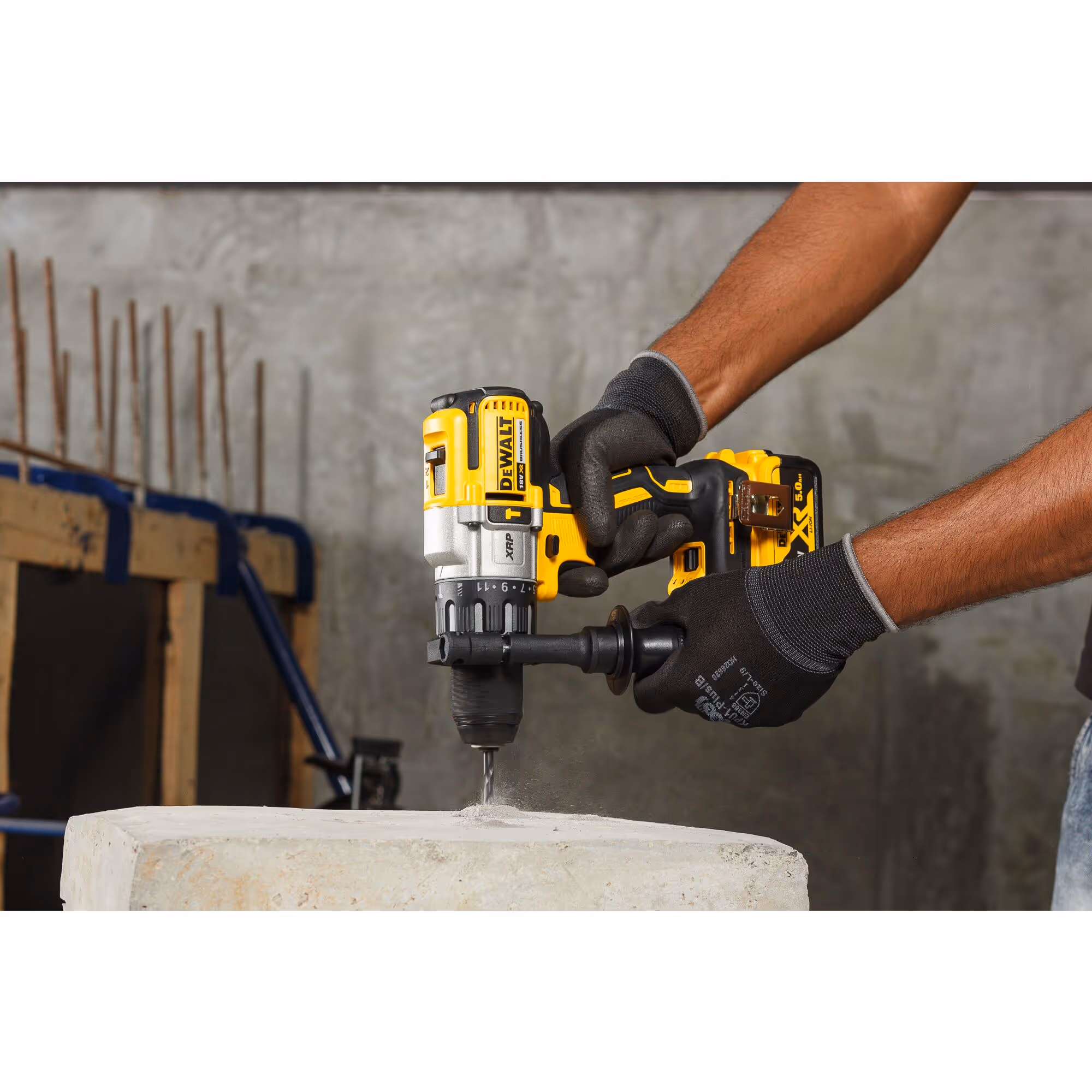 Perceuse visseuse percussion Premium XRP 18V 5Ah Li-Ion Brushless