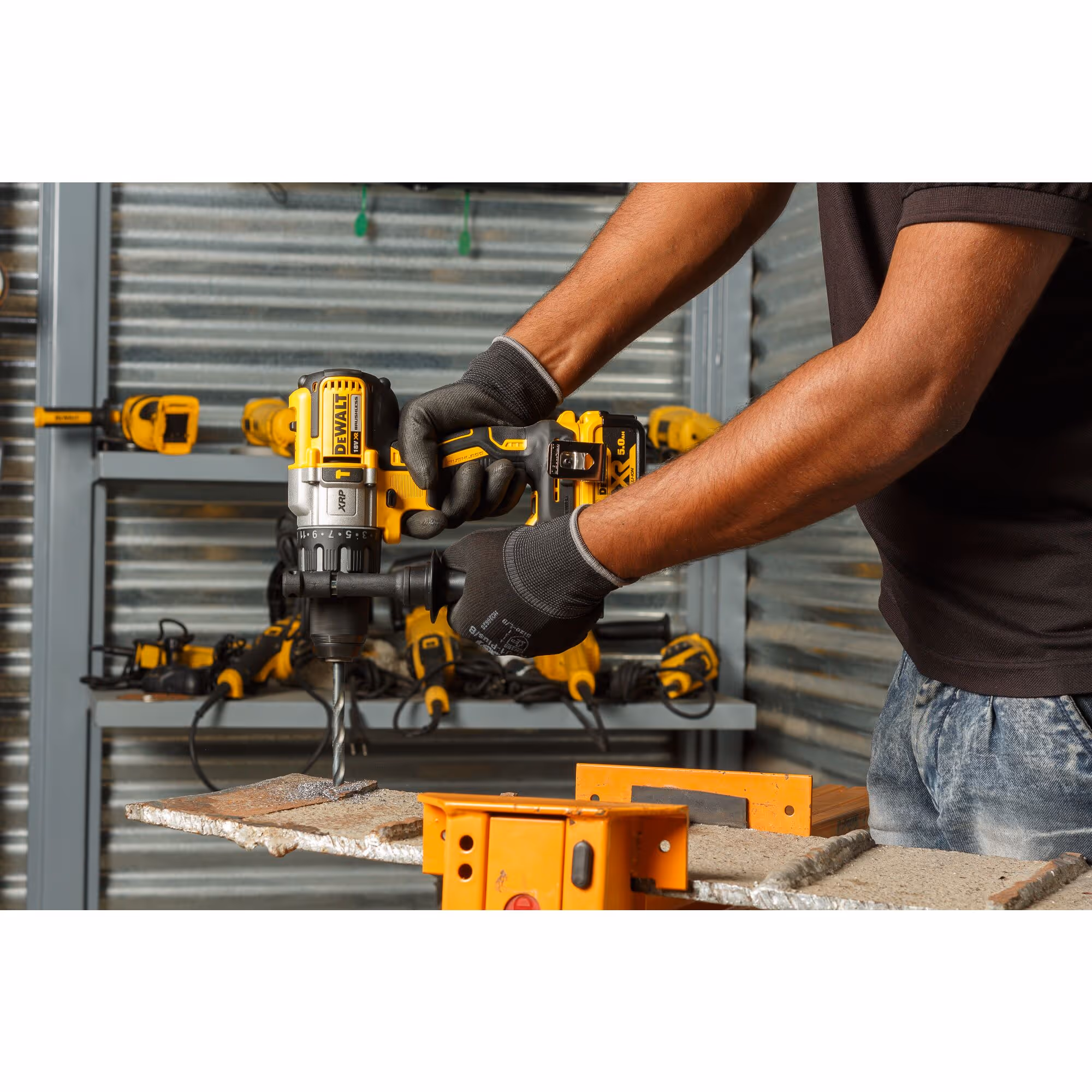 Perceuse visseuse percussion Premium XRP 18V 5Ah Li-Ion Brushless