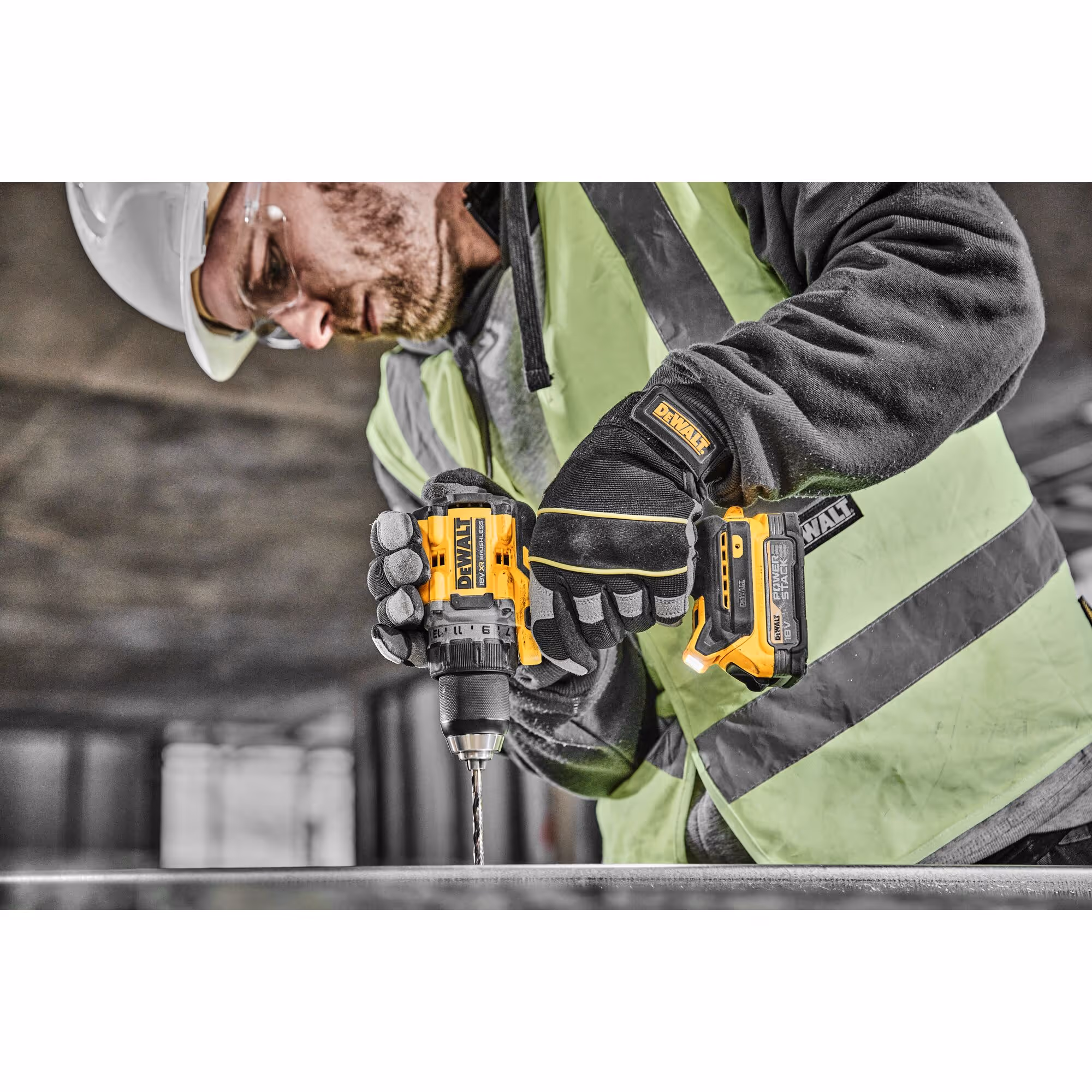 Perceuse visseuse Compacte XR 18V 1.7Ah Li-Ion Brushless POWERSTACK