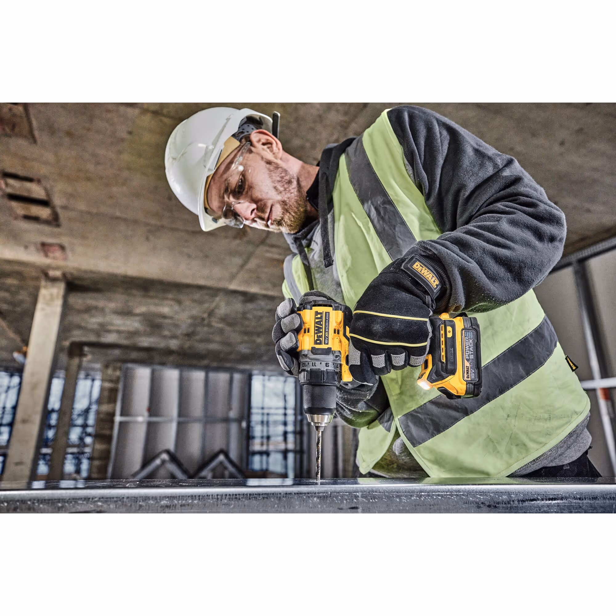 Perceuse visseuse Compacte XR 18V 1.7Ah Li-Ion Brushless POWERSTACK
