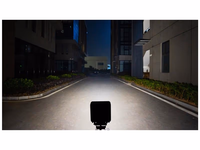 Phare de travail à LED Interférence: Classe 3, 3600 Lumens, 12-40V