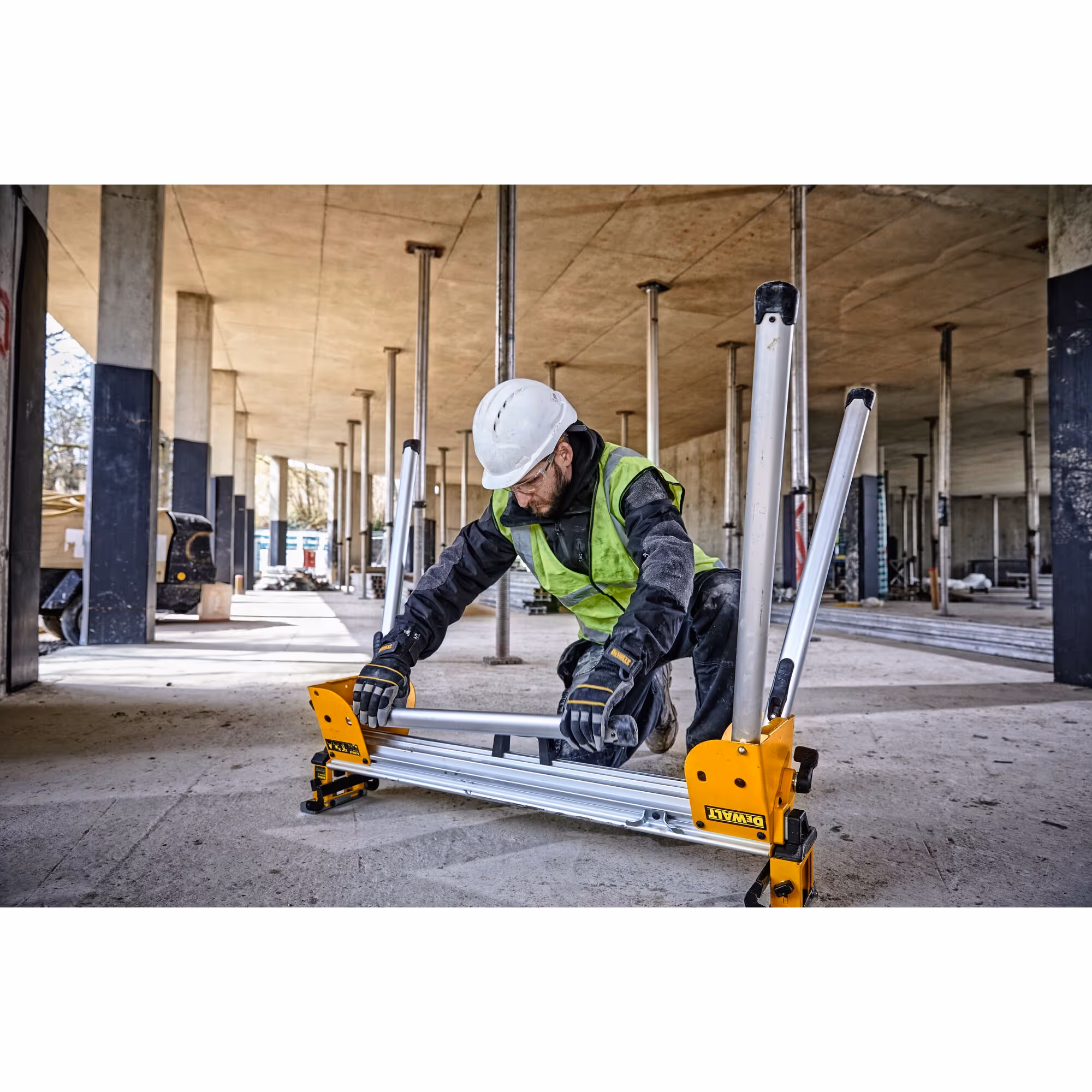 Piètement compact pour scies à onglets