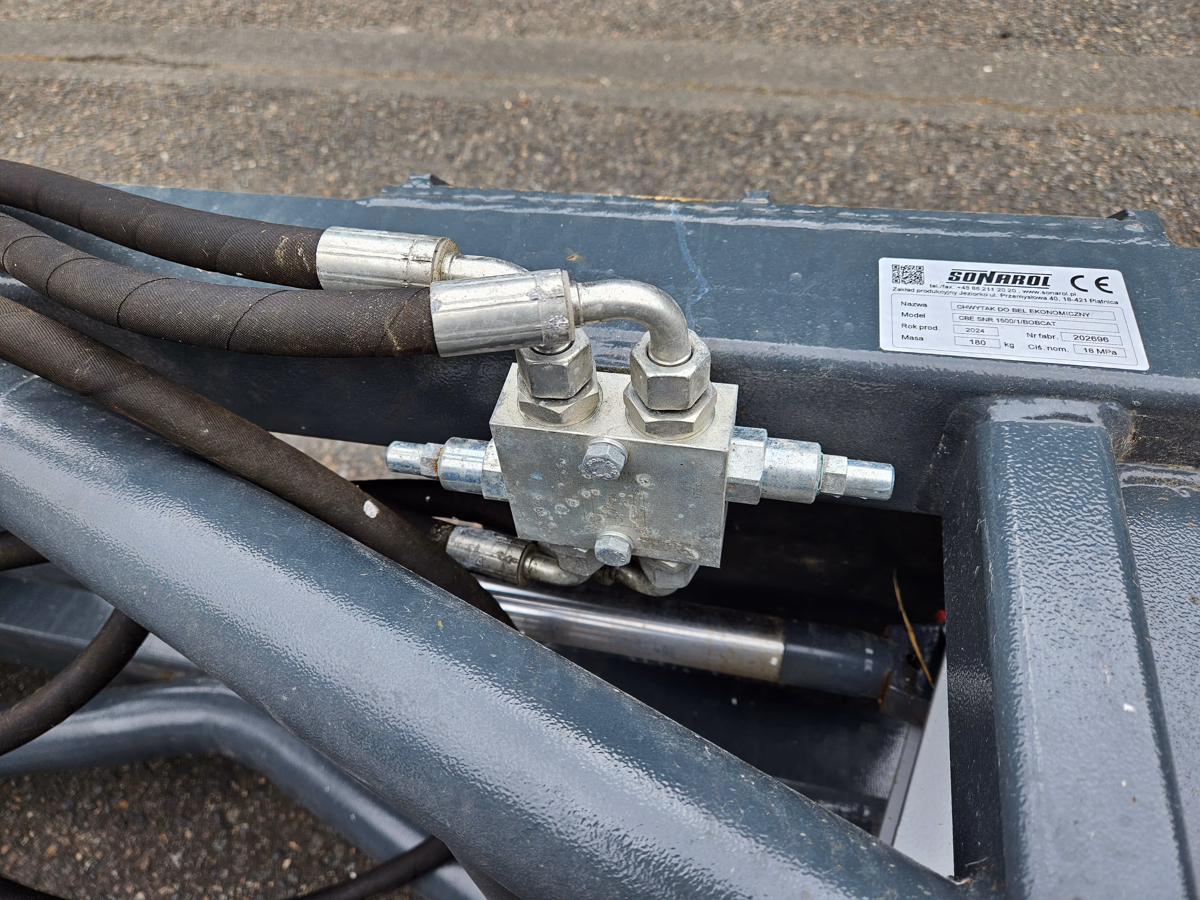 Pince à enrubannage 1500 attache Bobcat Maly Sonarol avec défauts