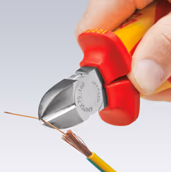 Pince coupante chrome 180mm isolee 1000v knipex