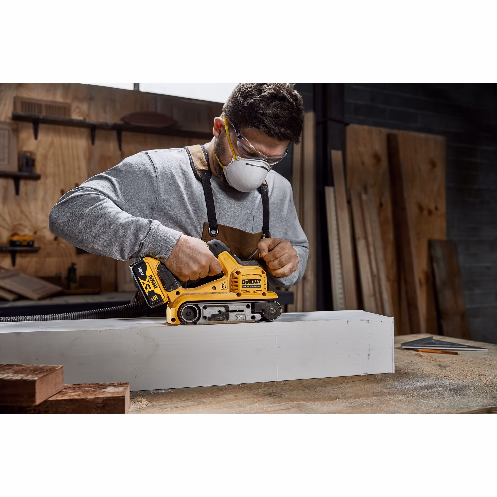 Ponceuse à bande 75x533mm XR 18V 5Ah Li-Ion Brushless avec batteries