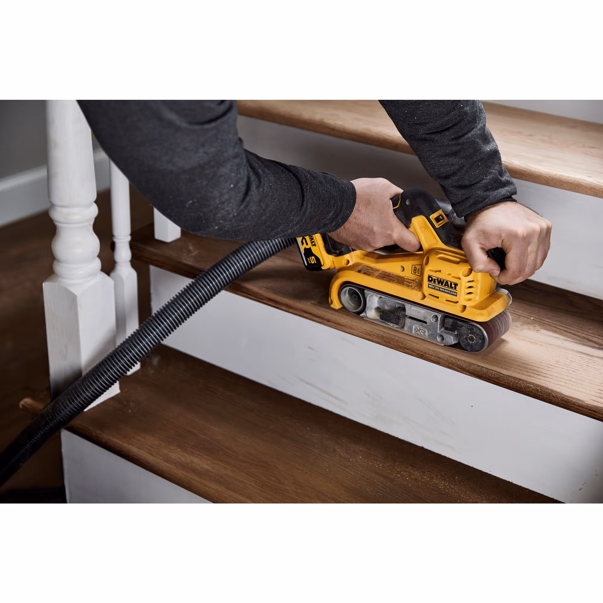 Ponceuse à bande 75x533mm XR 18V 5Ah Li-Ion Brushless avec batteries