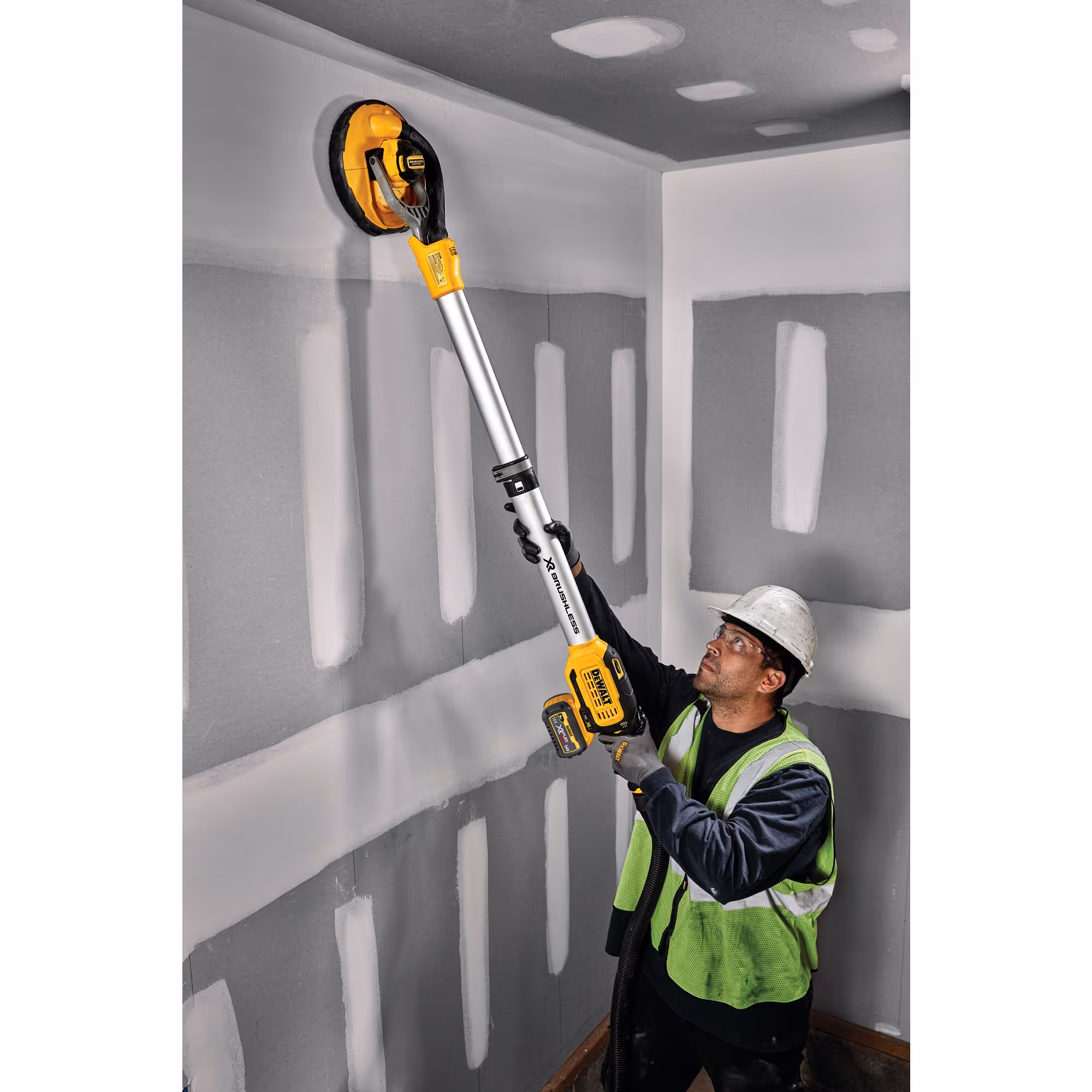 Ponceuse à bras murale XR 18V 6Ah Li-Ion Brushless - 225 mm avec batteries