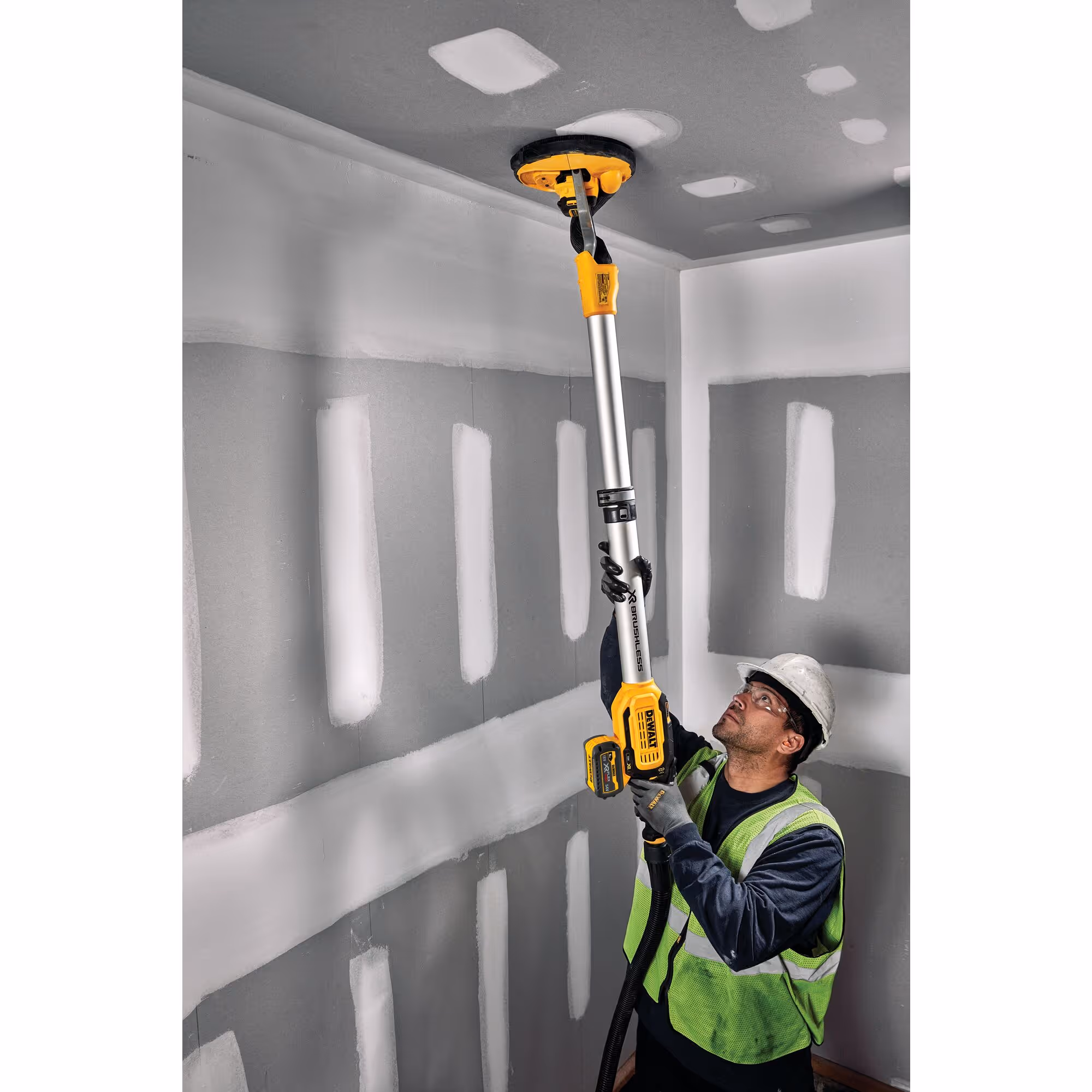 Ponceuse à bras murale XR 18V 6Ah Li-Ion Brushless - 225 mm avec batteries