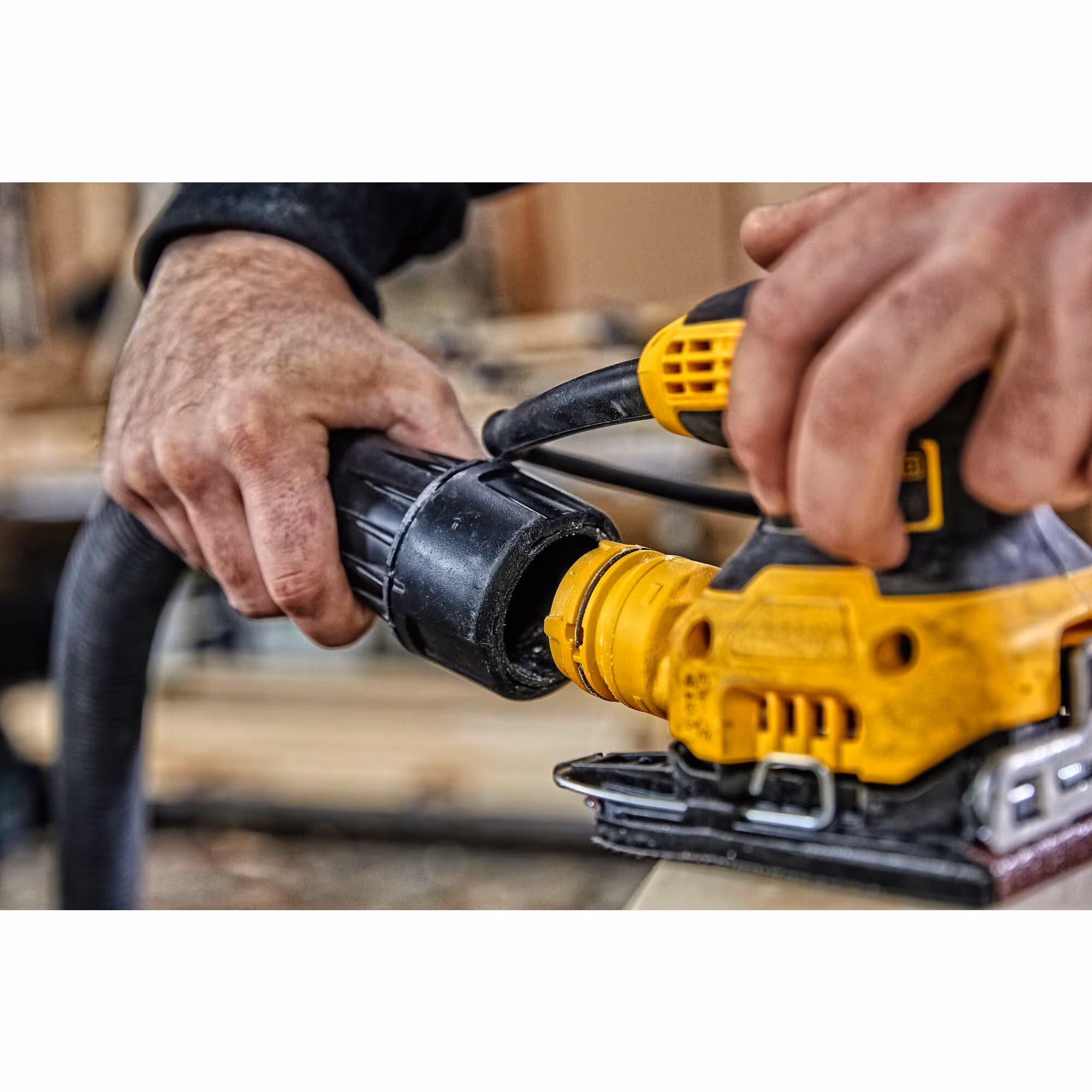Ponceuse vibrante 1/4 de feuille 230W