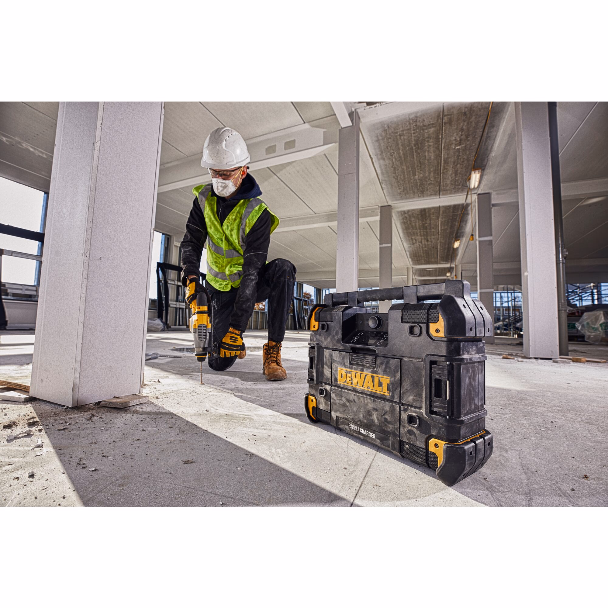 Radio TSTAK sur secteur ou batteries XR 12V / 18V / 54V