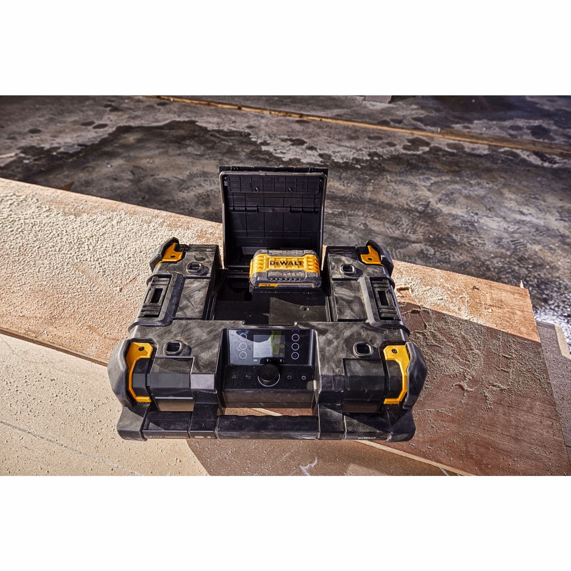 Radio TSTAK sur secteur ou batteries XR 12V / 18V / 54V