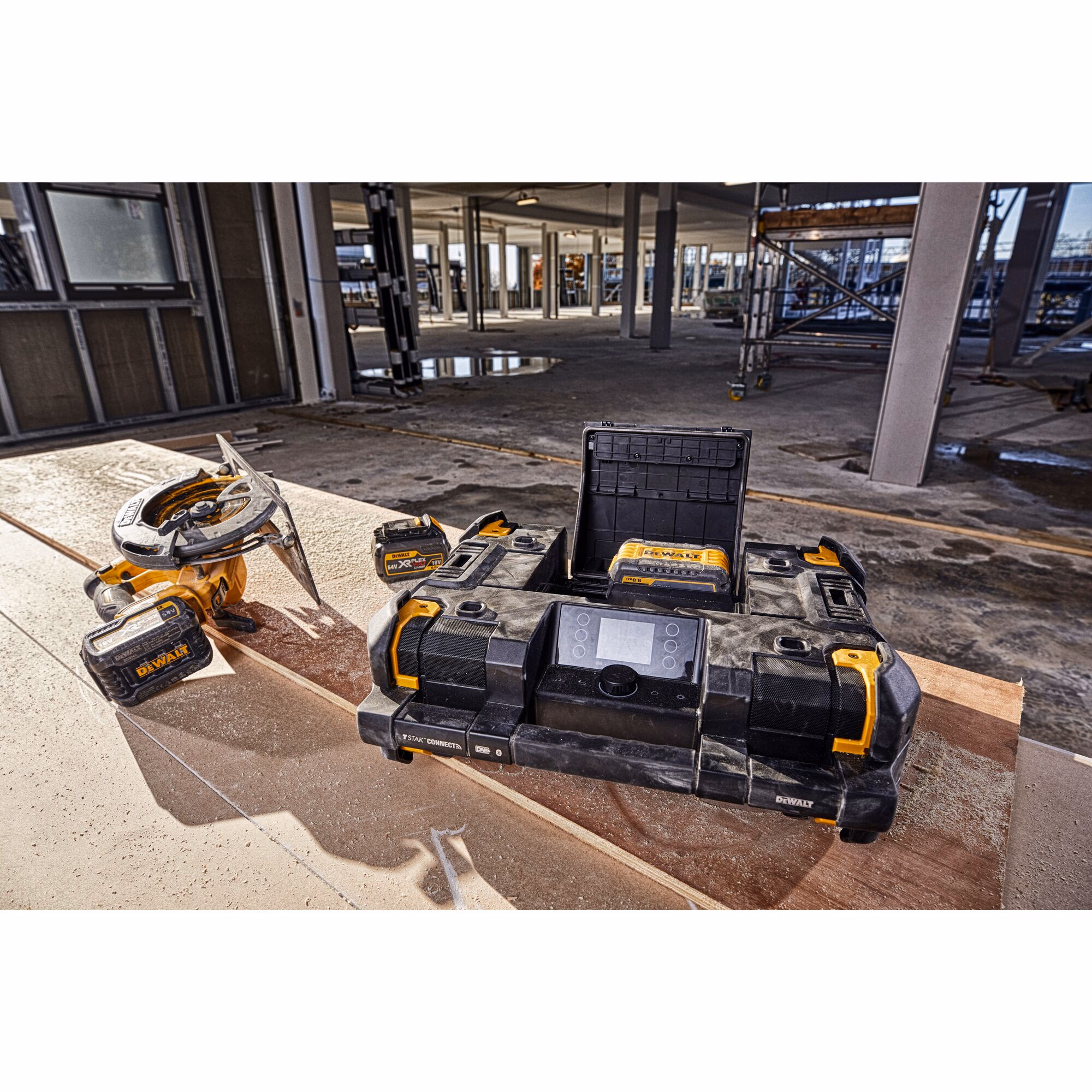 Radio TSTAK sur secteur ou batteries XR 12V / 18V / 54V