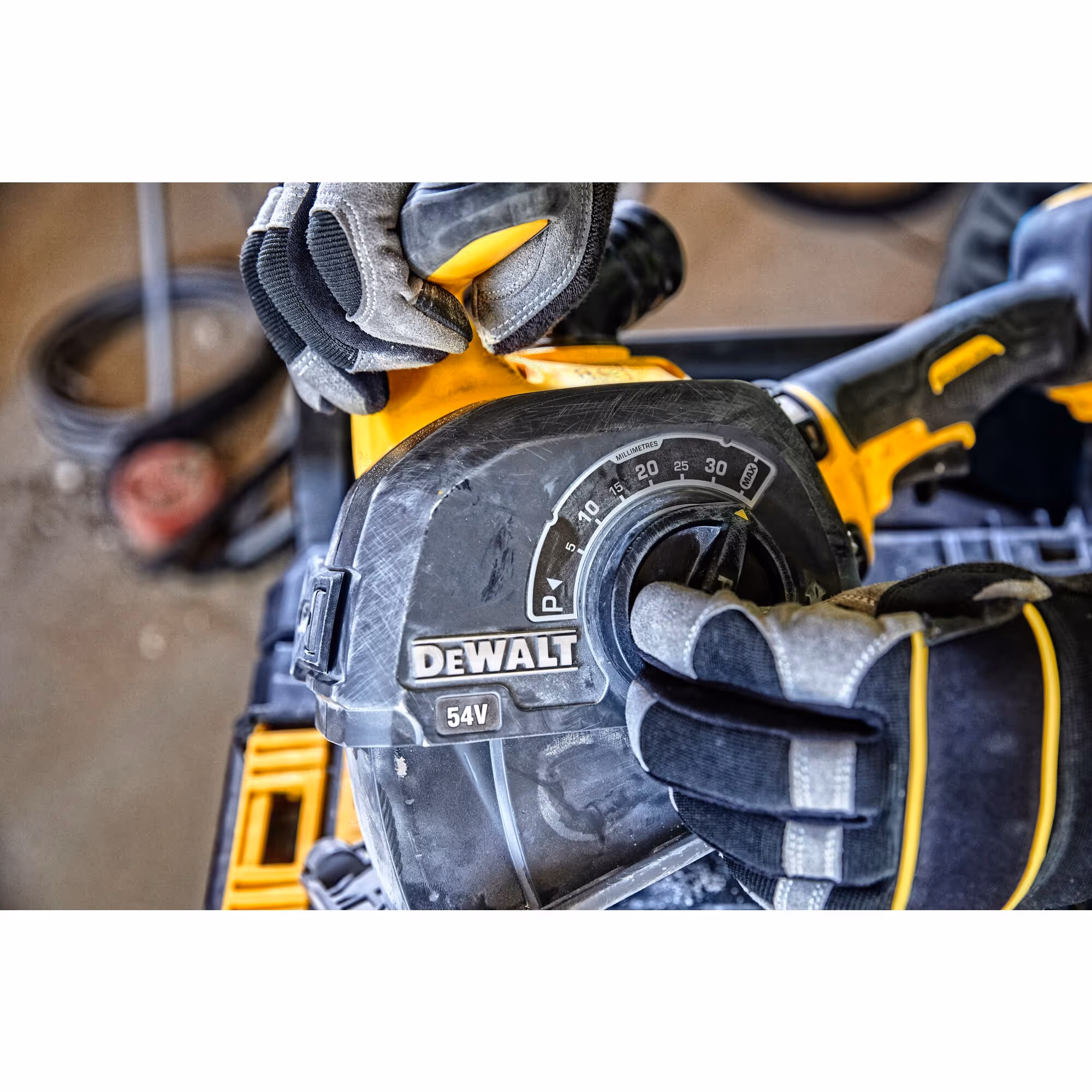 Rainureuse à béton XR FLEXVOLT 54V 2Ah Li-Ion Brushless