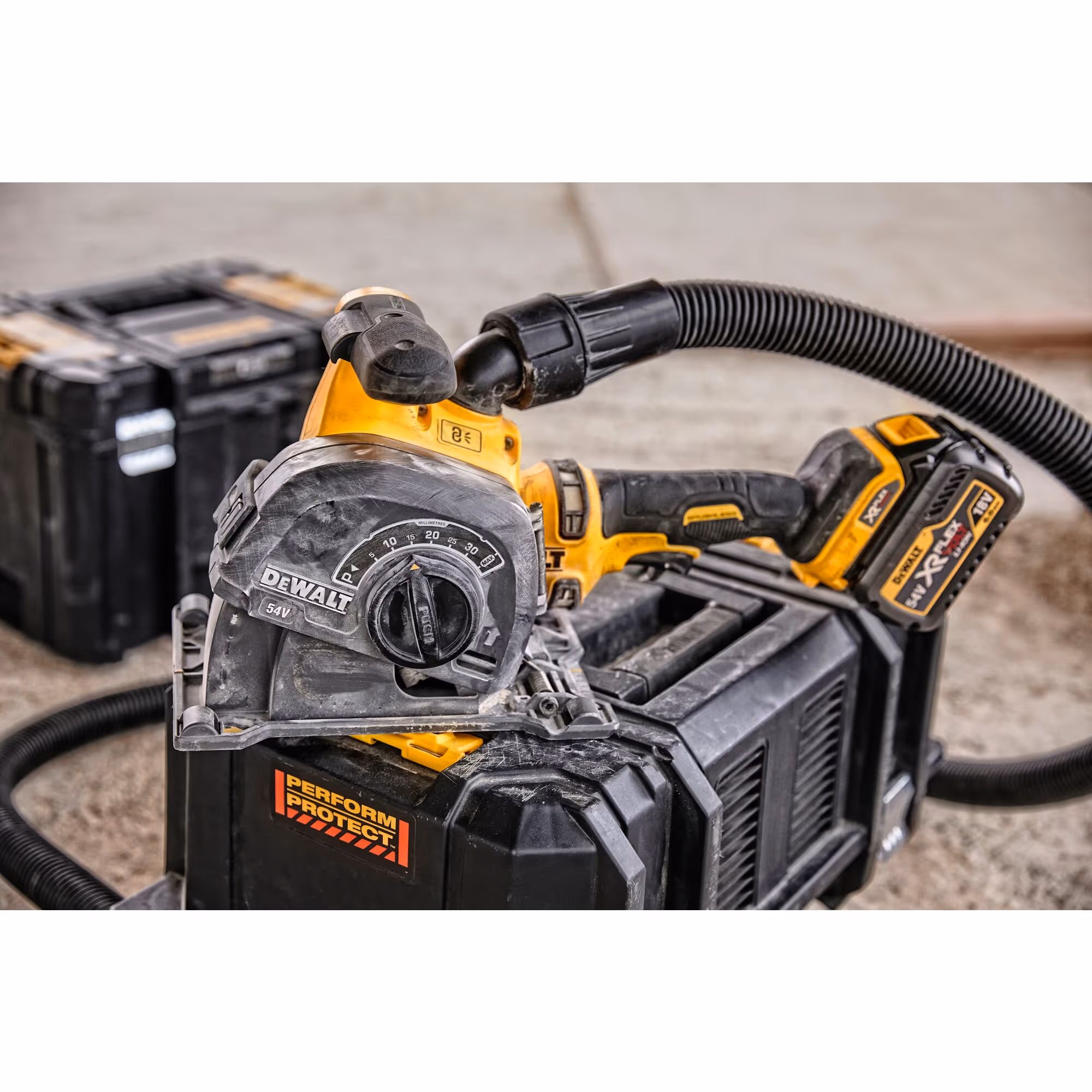 Rainureuse à béton XR FLEXVOLT 54V 2Ah Li-Ion Brushless