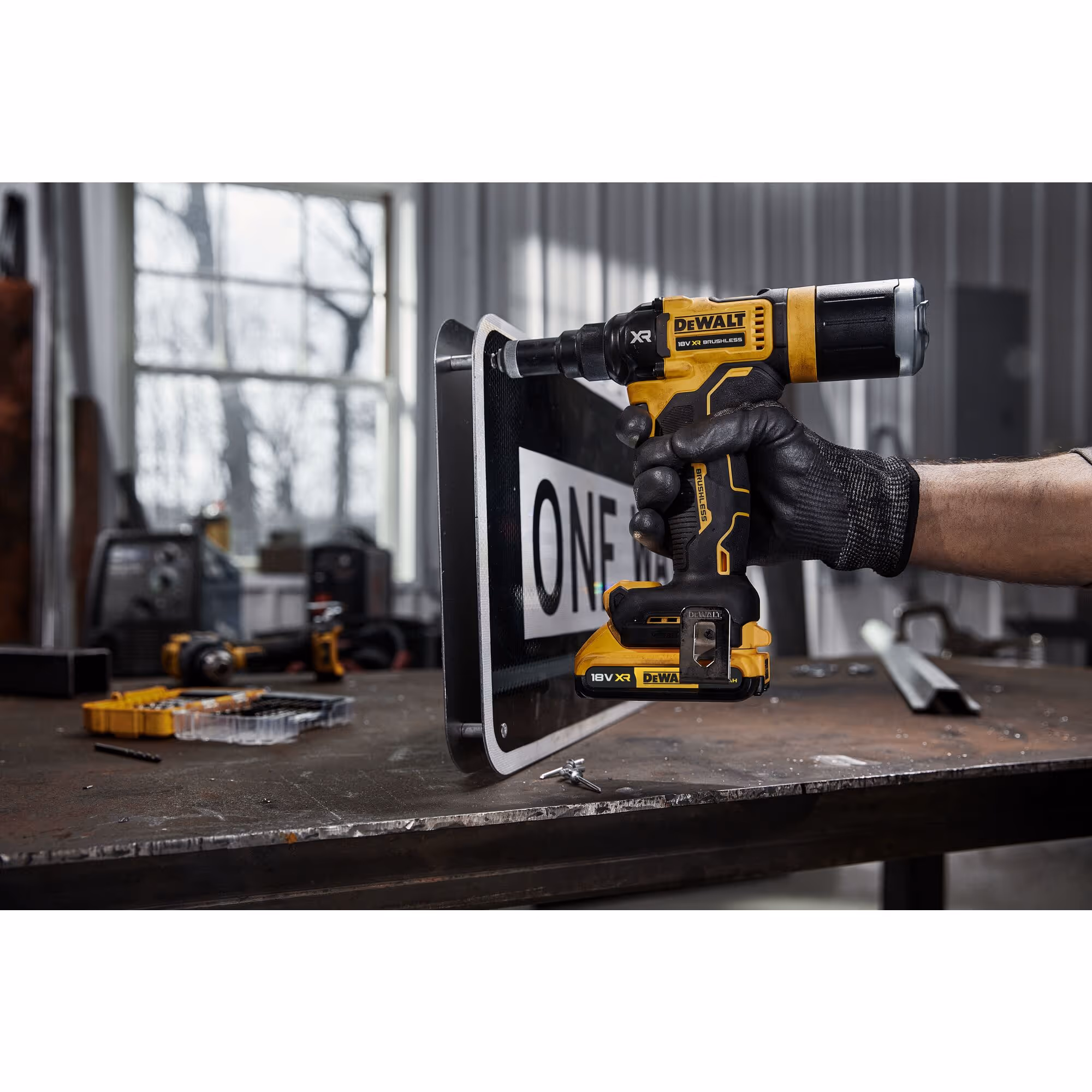 Riveteuse XR 18V Brushless 4.8 mm sans batterie ni chargeur