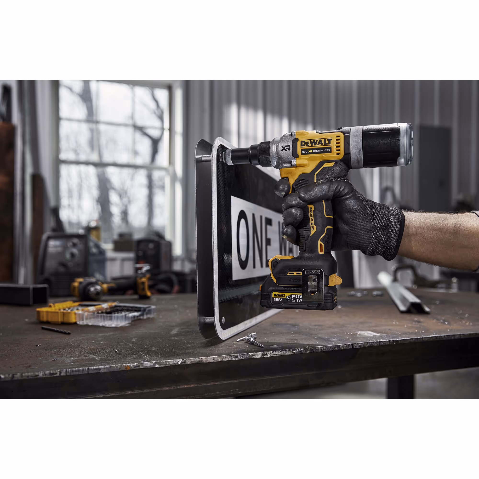Riveteuse XR 18V Brushless 6.4 mm sans betterie ni chargeur