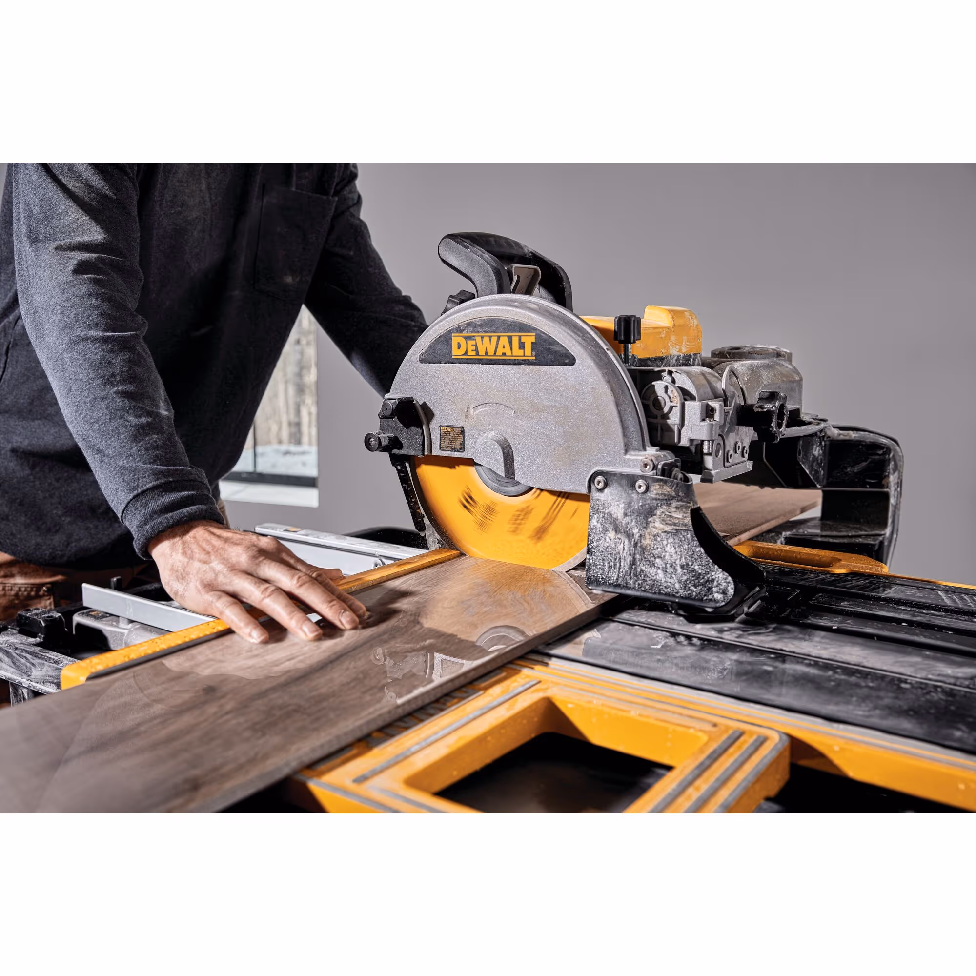 porte-outils 3.2 mm et 6.4 mm, butée de profondeur réglable, pare-poussières amovible, foret pour plaque de plâtre 