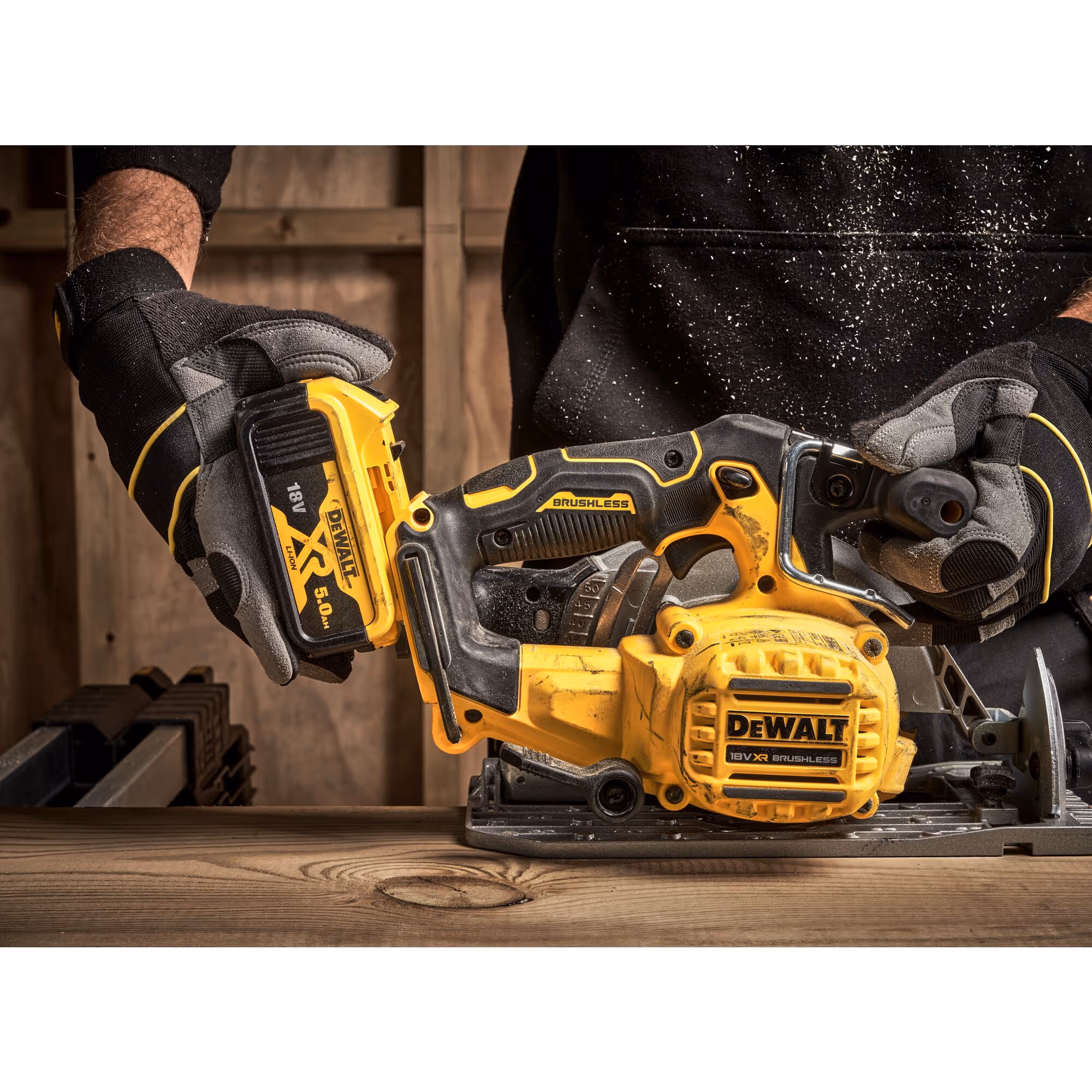Scie circulaire XR 18V 5Ah Li-Ion Brushless 165 mm avec batteries