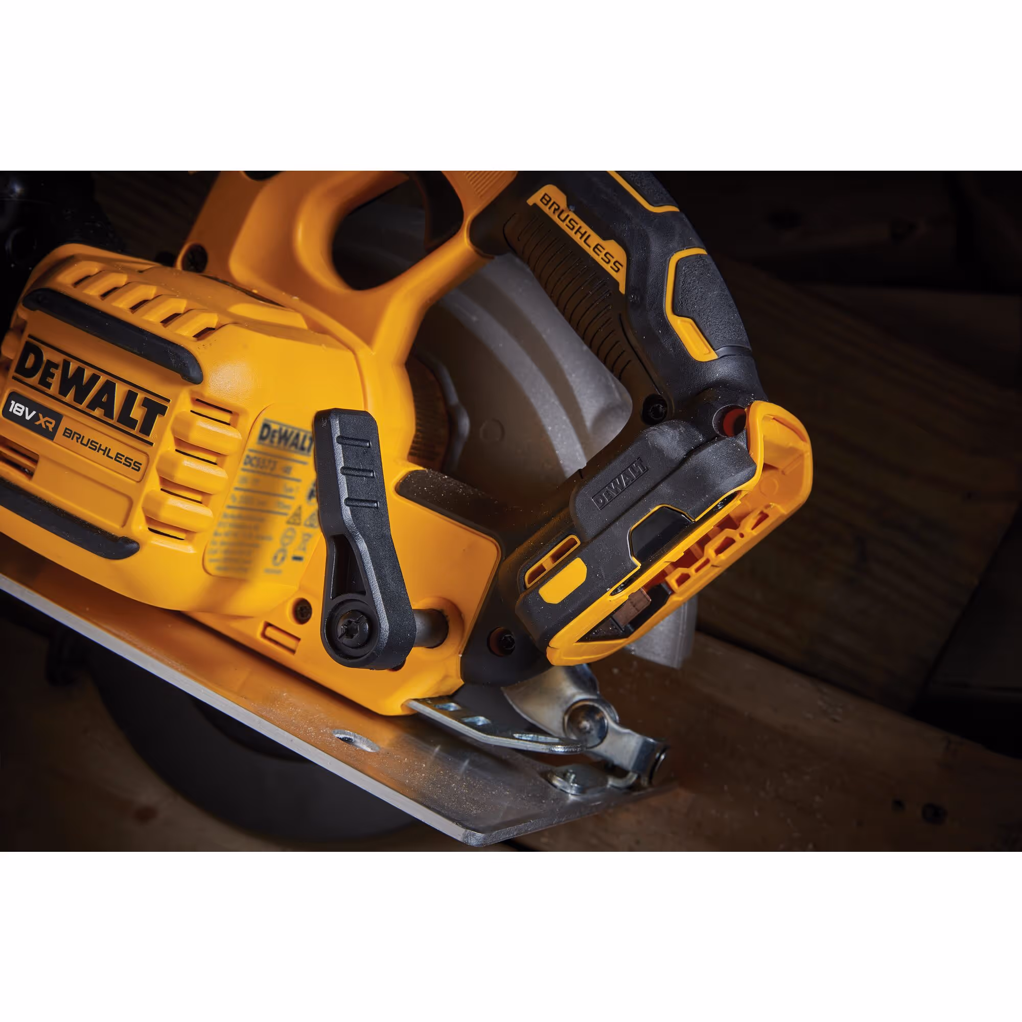 Scie circulaire XR 18V ADVANTAGE Brushless 190 mm Sans batterie ni chargeur