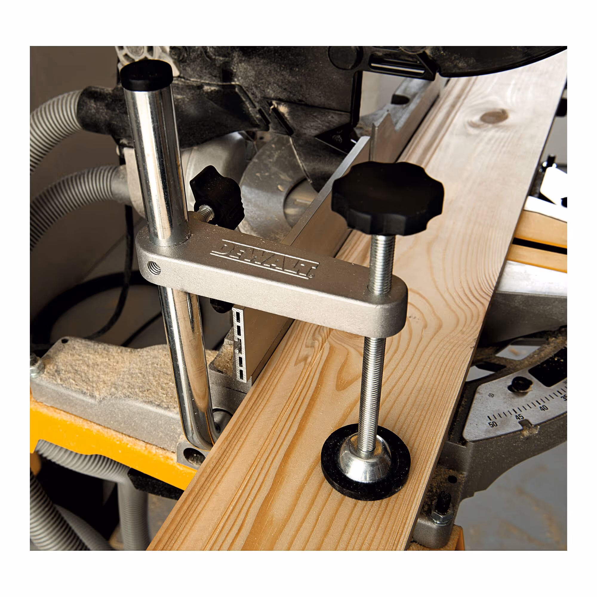 Scie à onglets à table supérieure 1600W 305 mm