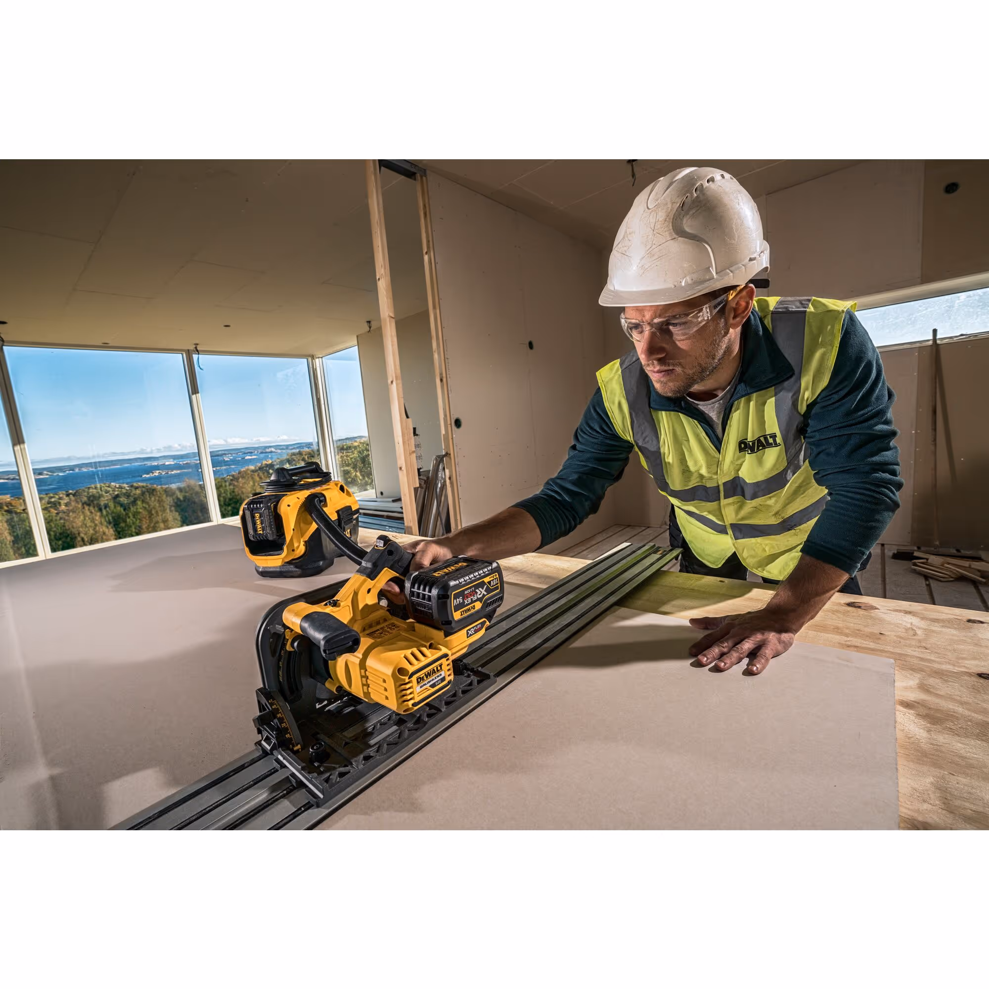 Scie plongeante XR FLEXVOLT 54V Brushless