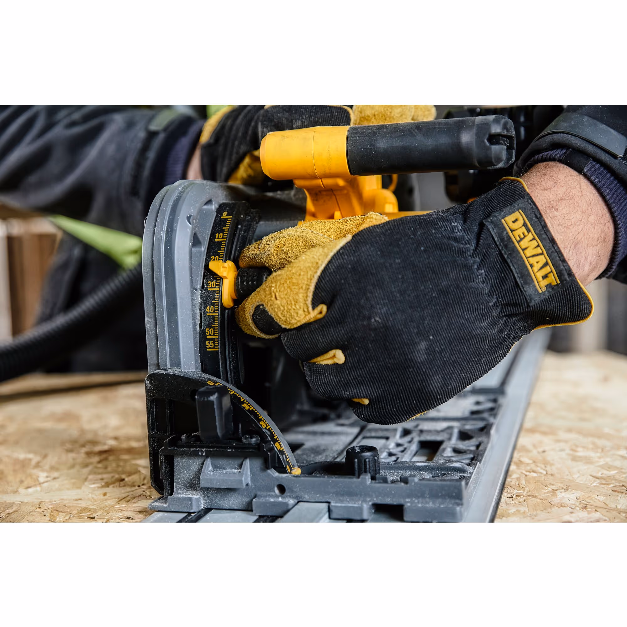 Scie plongeante XR FLEXVOLT 54V Brushless