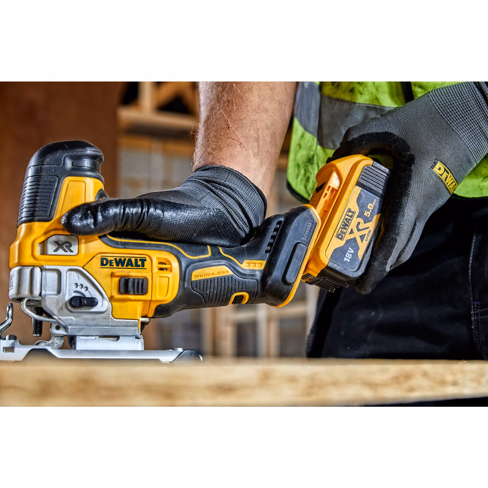 Scie sauteuse à prise par le corps XR 18V 5Ah Li-Ion Brushless  avec batteries