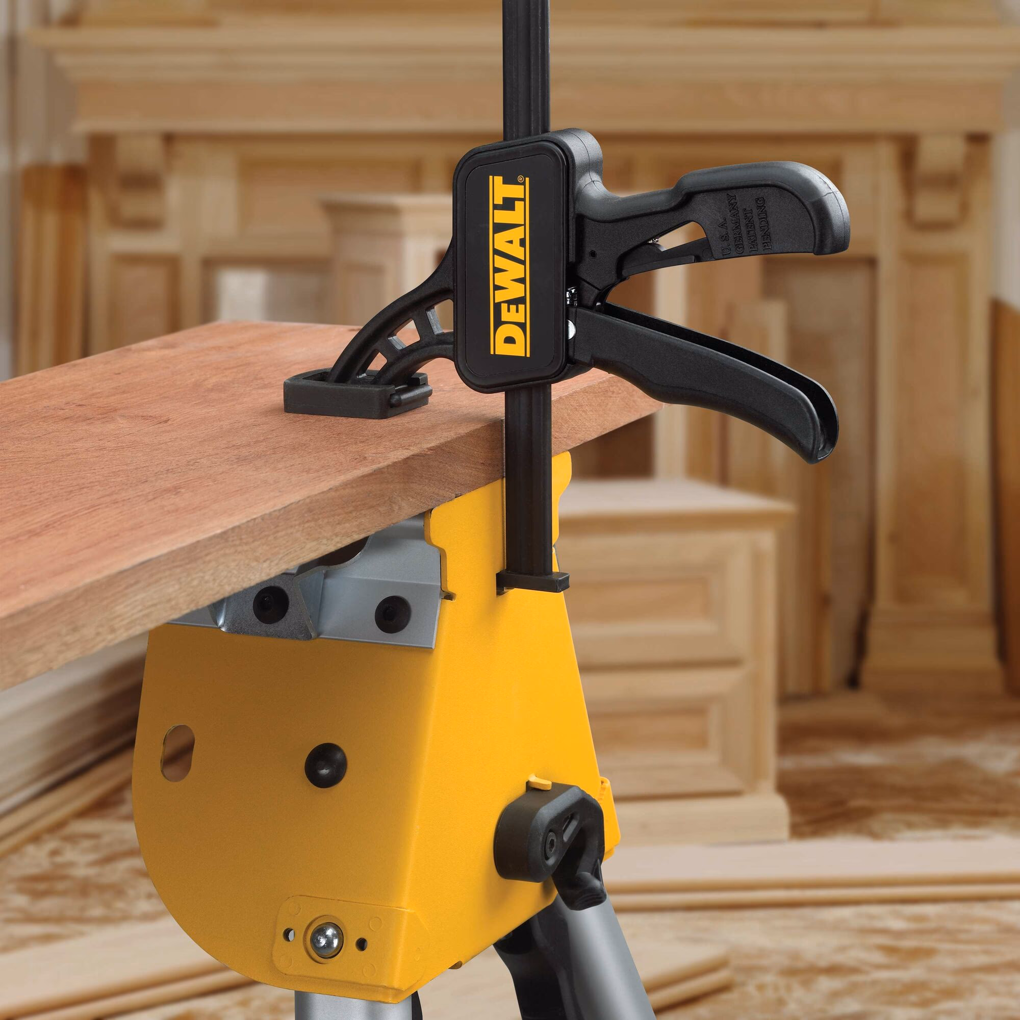 Serre-joints pour rails de guidage