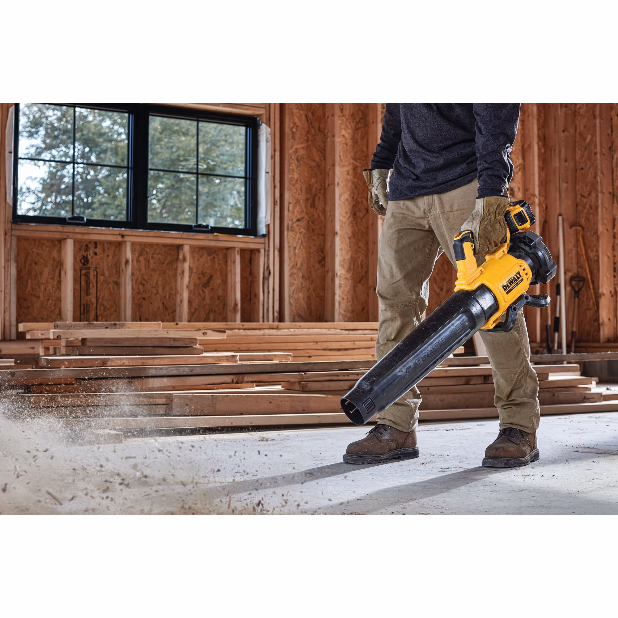 Souffleur XR 18 V 5 Ah Li-Ion Brushless - 1 batterie, chargeur 