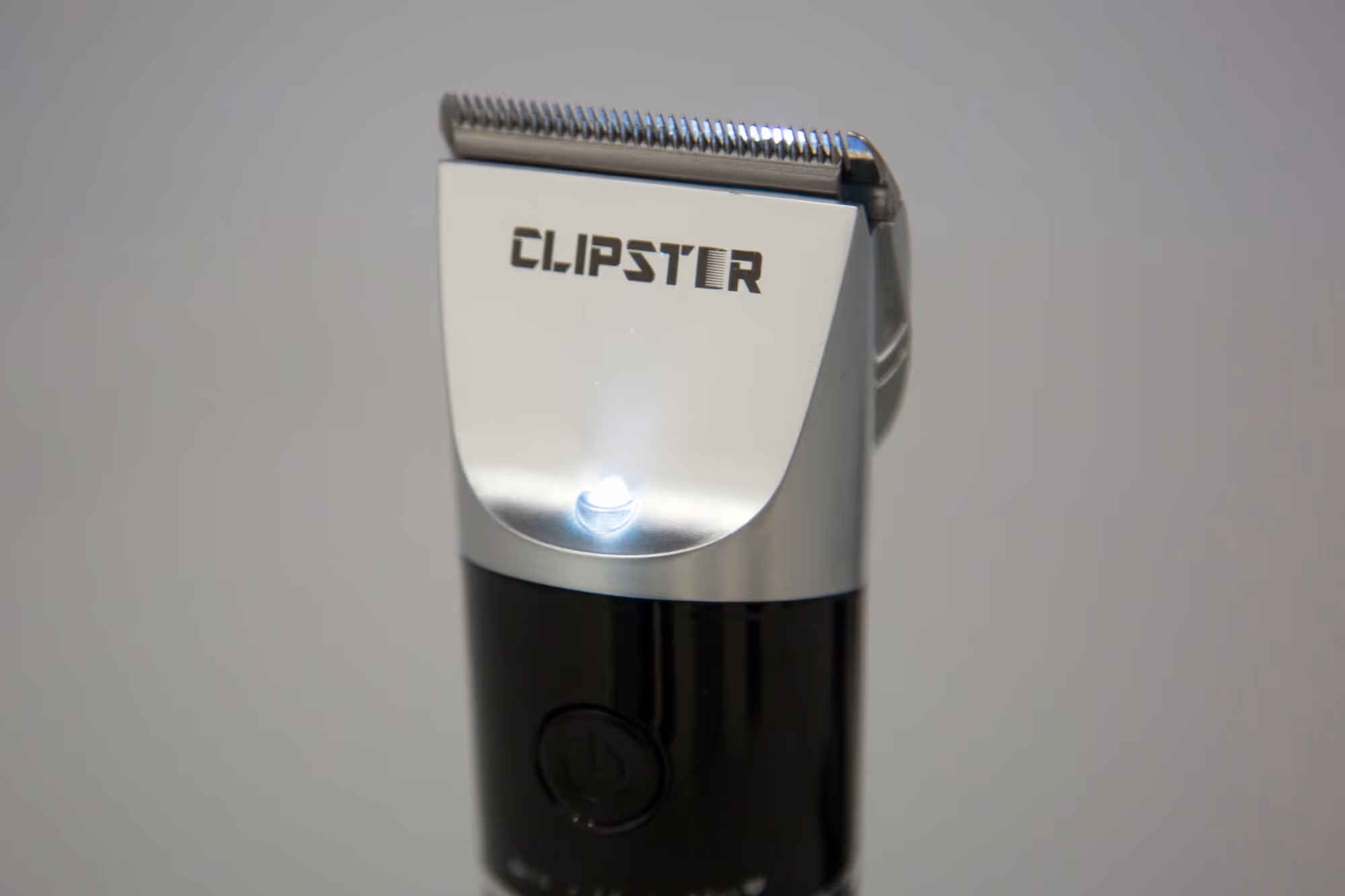 Tondeuse Clipster DeloX noir, sur batterie