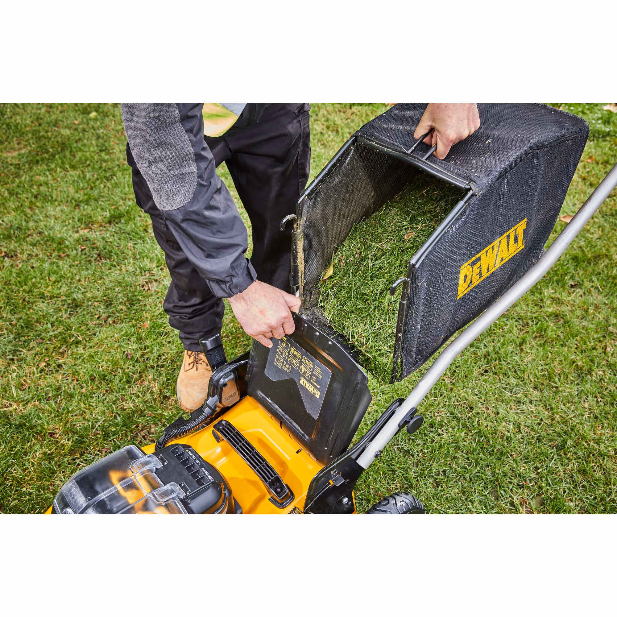 Tondeuse XR 2 X 18 V Brushless - largeur de coupe (cm) : 48 / carter en acier (cm) : 51 / hauteur de coupe : 5 / capacité de collecte (L) : 55 - sans batterie ni chargeur