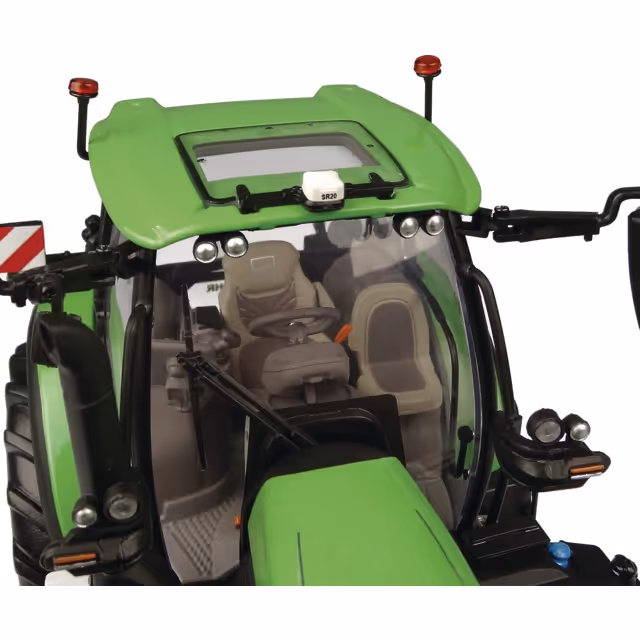 TRACTEUR DEUTZ-FAHR 7250 TTV AU 1/32EME UNIVERSAL HOBBIES