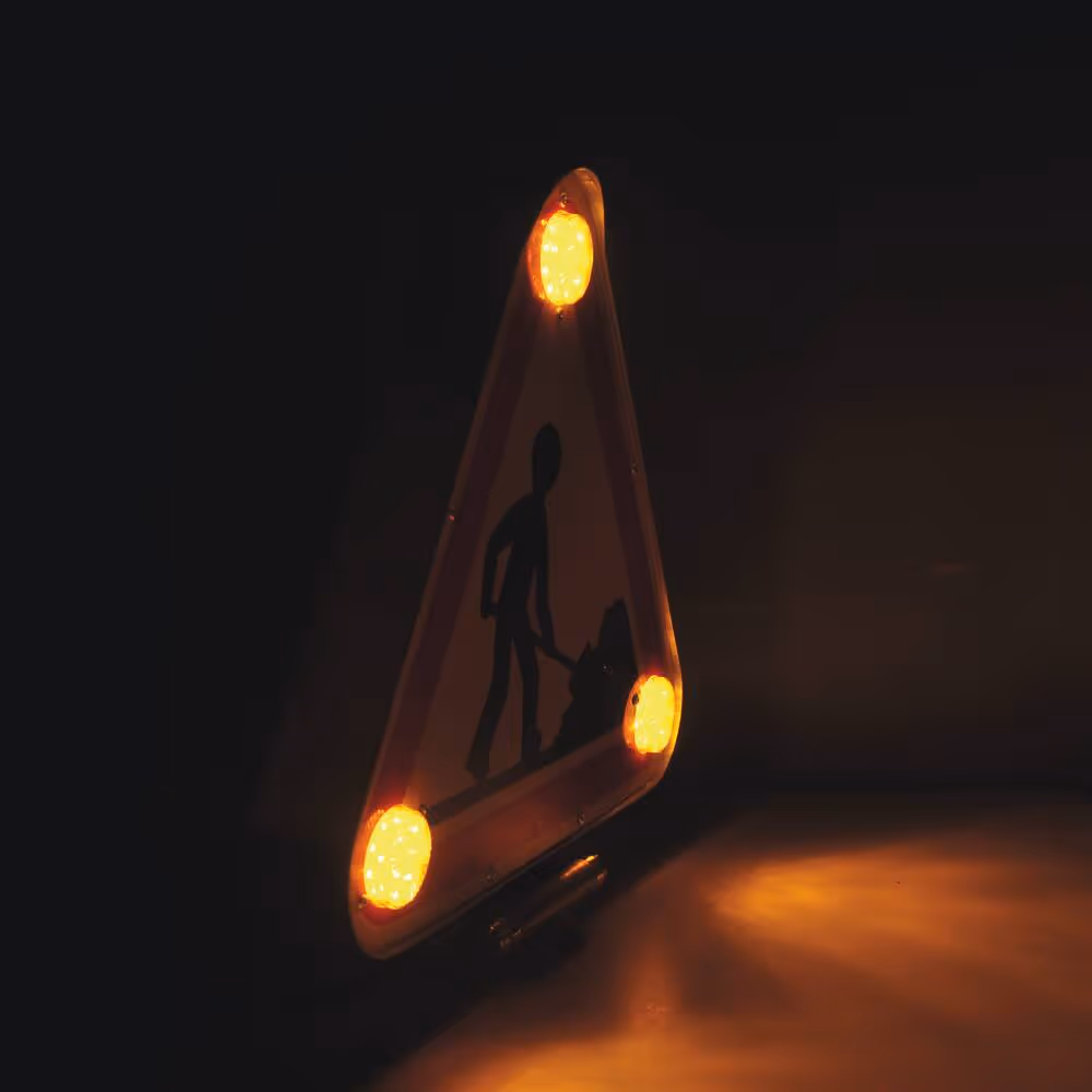 TRIANGLE A LEDS DOUBLE FACE - 500mm - CLASSE A