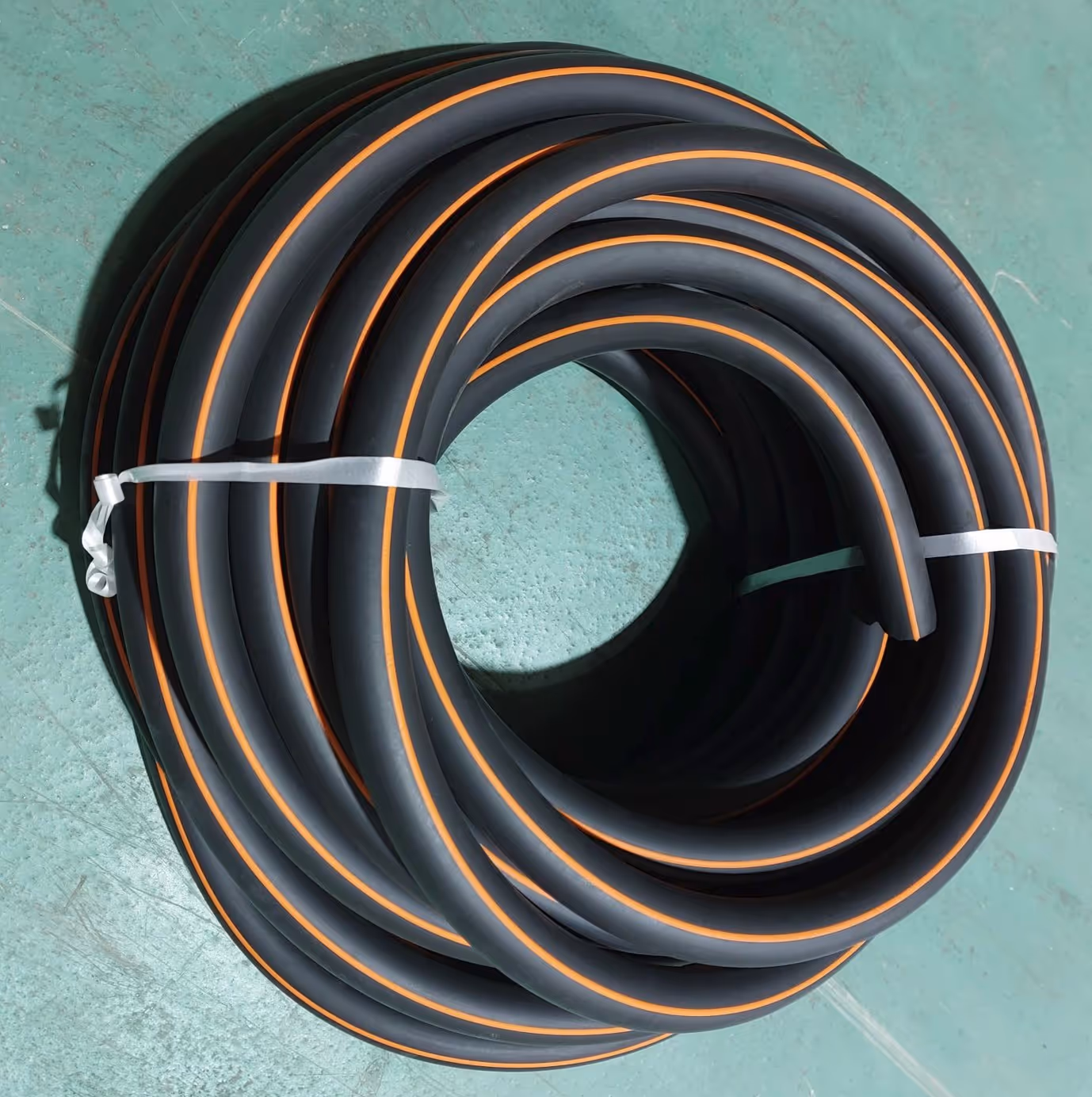 Tuyau caout. bfr 16x27 1lo [xm] (c25)