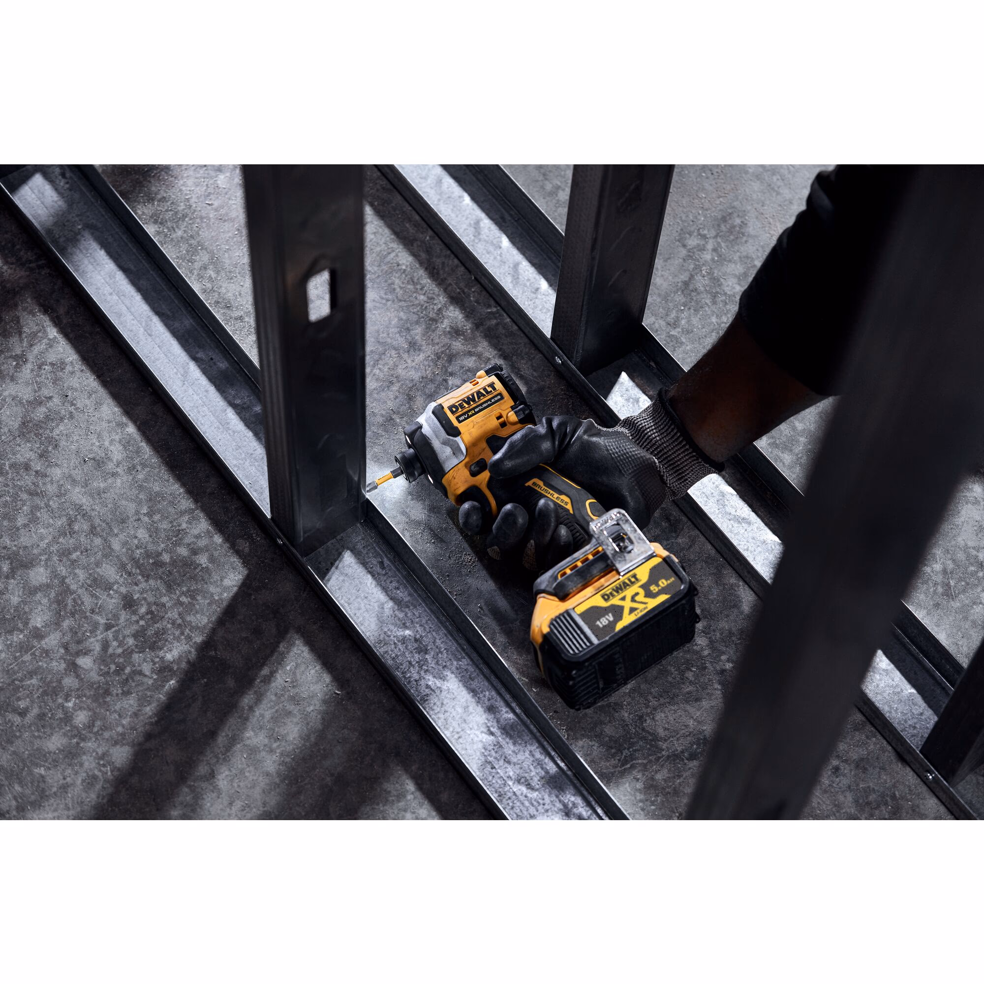 Visseuse à chocs ultra compacte XR 18V Brushless - sans batterie ni chargeur